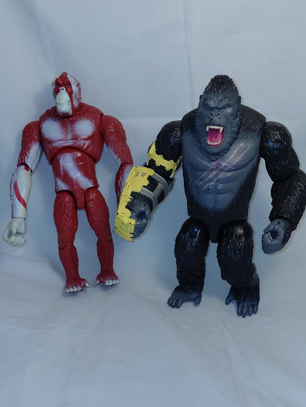 Red and Black Gorilla Battle Figure/Godzilla x Kong: The New Empire Movie Giant